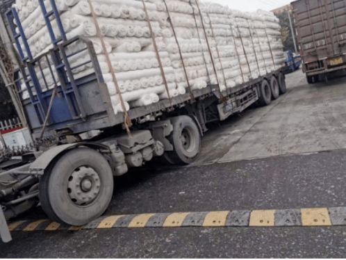 印染市場(chǎng)冰火兩重天 上下游博弈下的行業(yè)困境